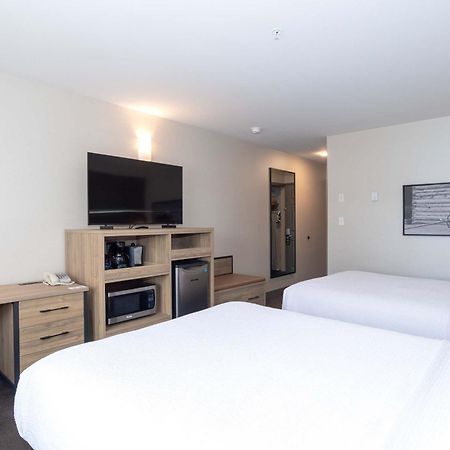 Sandman Hotel Квінел Екстер'єр фото