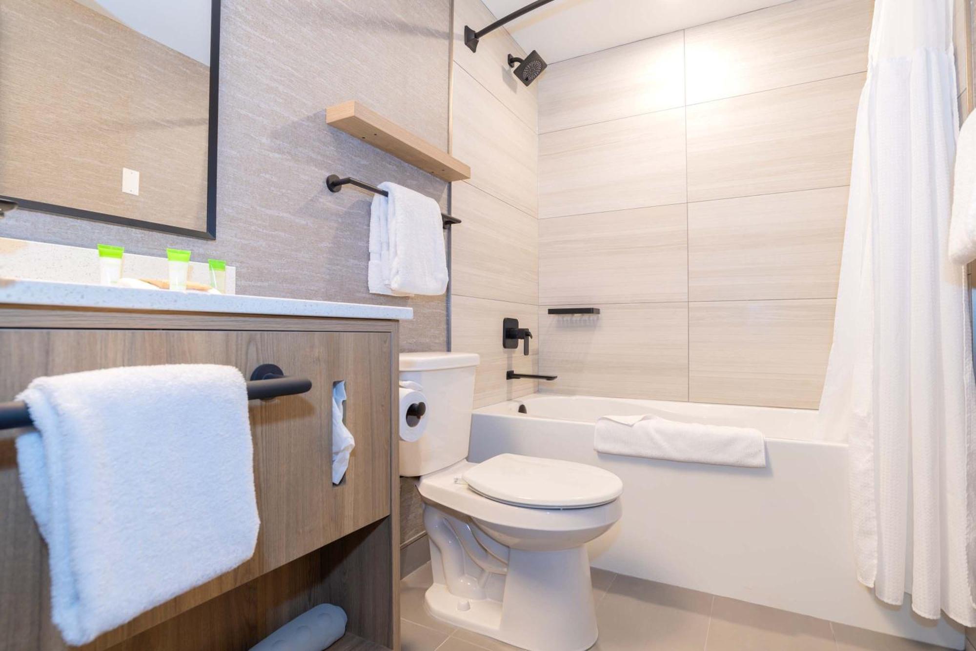 Sandman Hotel Квінел Екстер'єр фото
