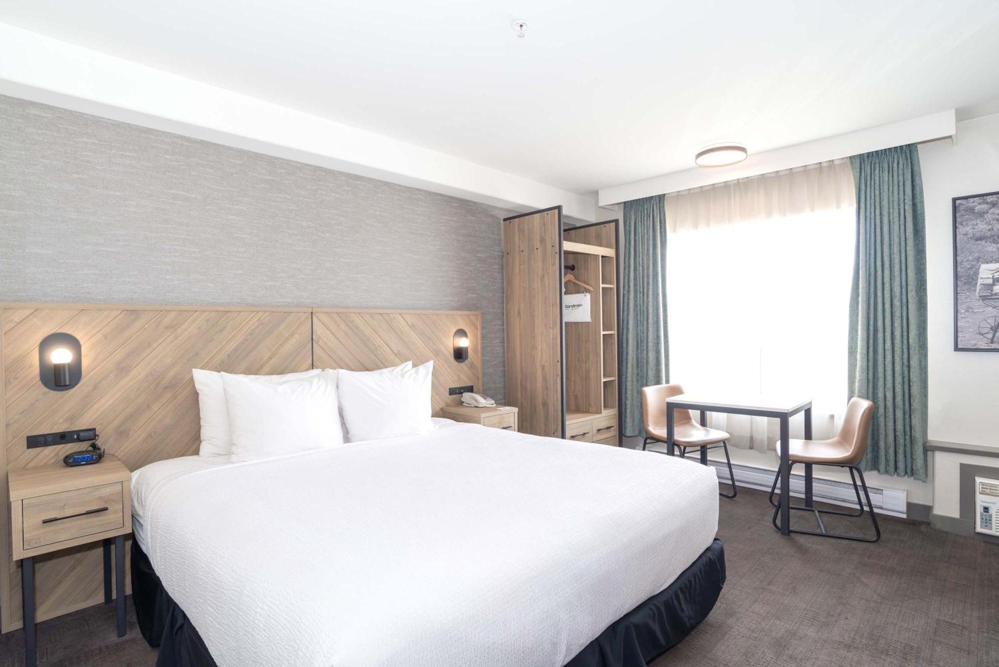 Sandman Hotel Квінел Екстер'єр фото