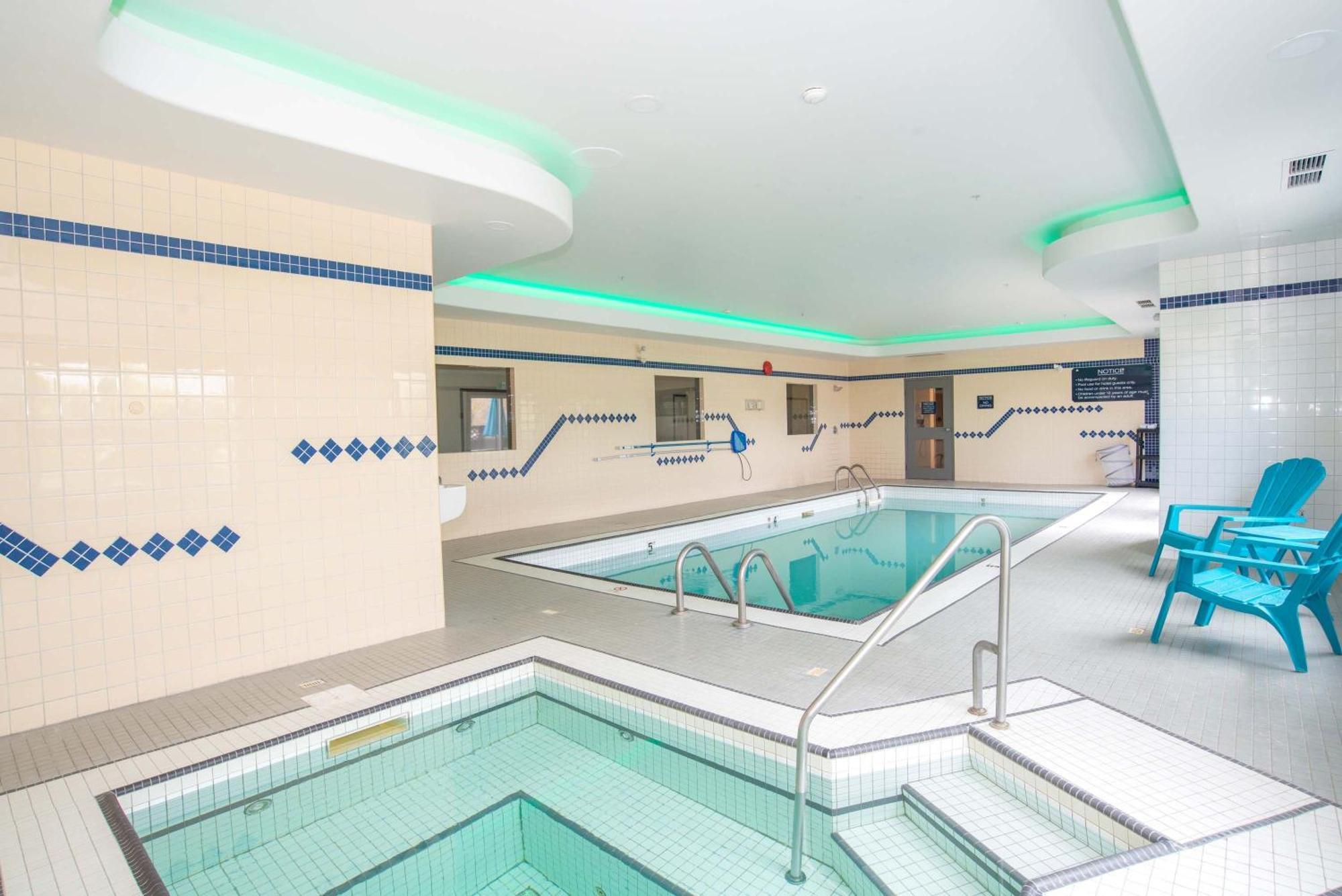 Sandman Hotel Квінел Екстер'єр фото
