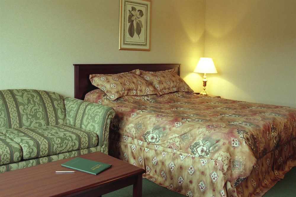Sandman Hotel Квінел Номер фото