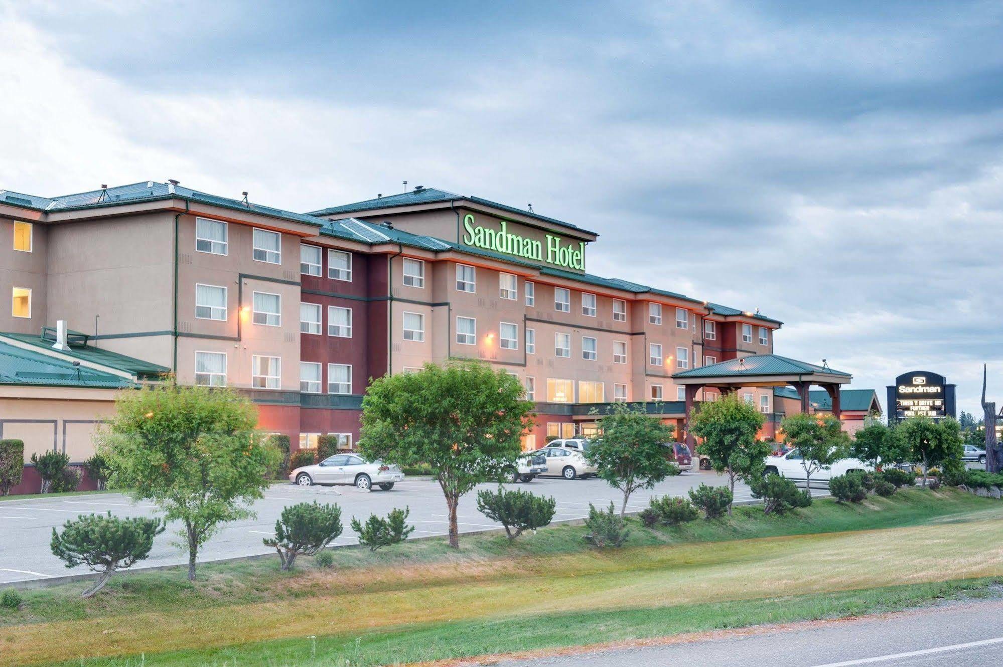 Sandman Hotel Квінел Екстер'єр фото